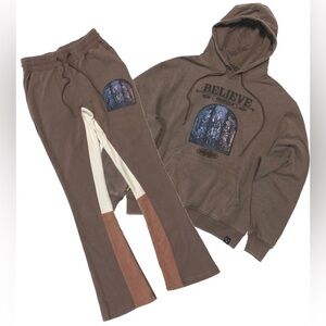 CIVILIZED BELIEVE FLARE HOODIE + JOGGER SET

STYLE# CV5580-5581

COLOR: BROWN